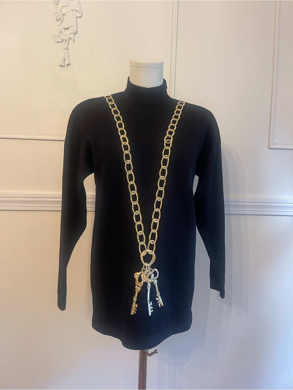 Luxury St. John Black Santana Turtleneck Sweater with Gold Chain & Key Motif